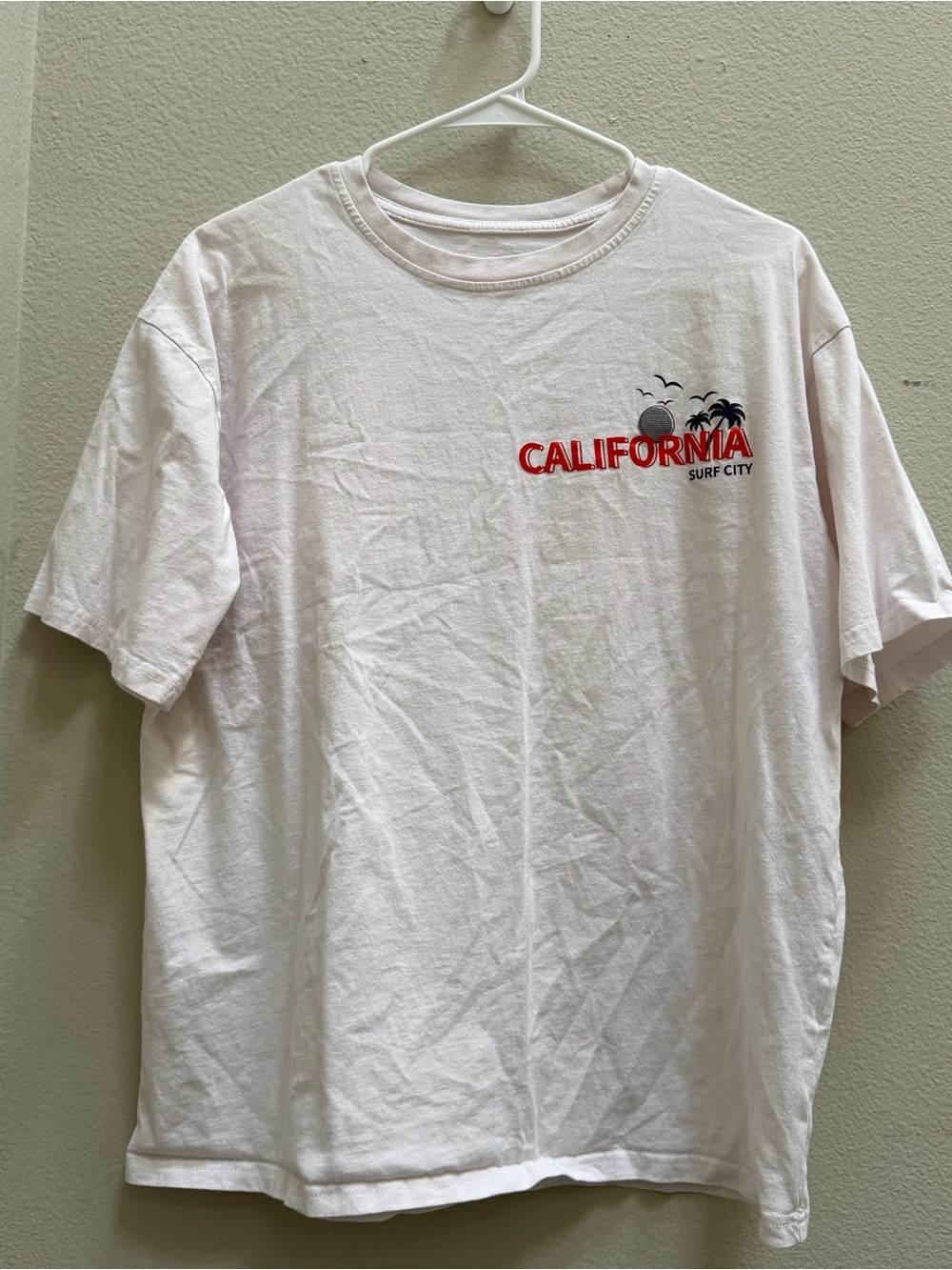 SHEIN White California Surf City Graphic Tee with Red Print